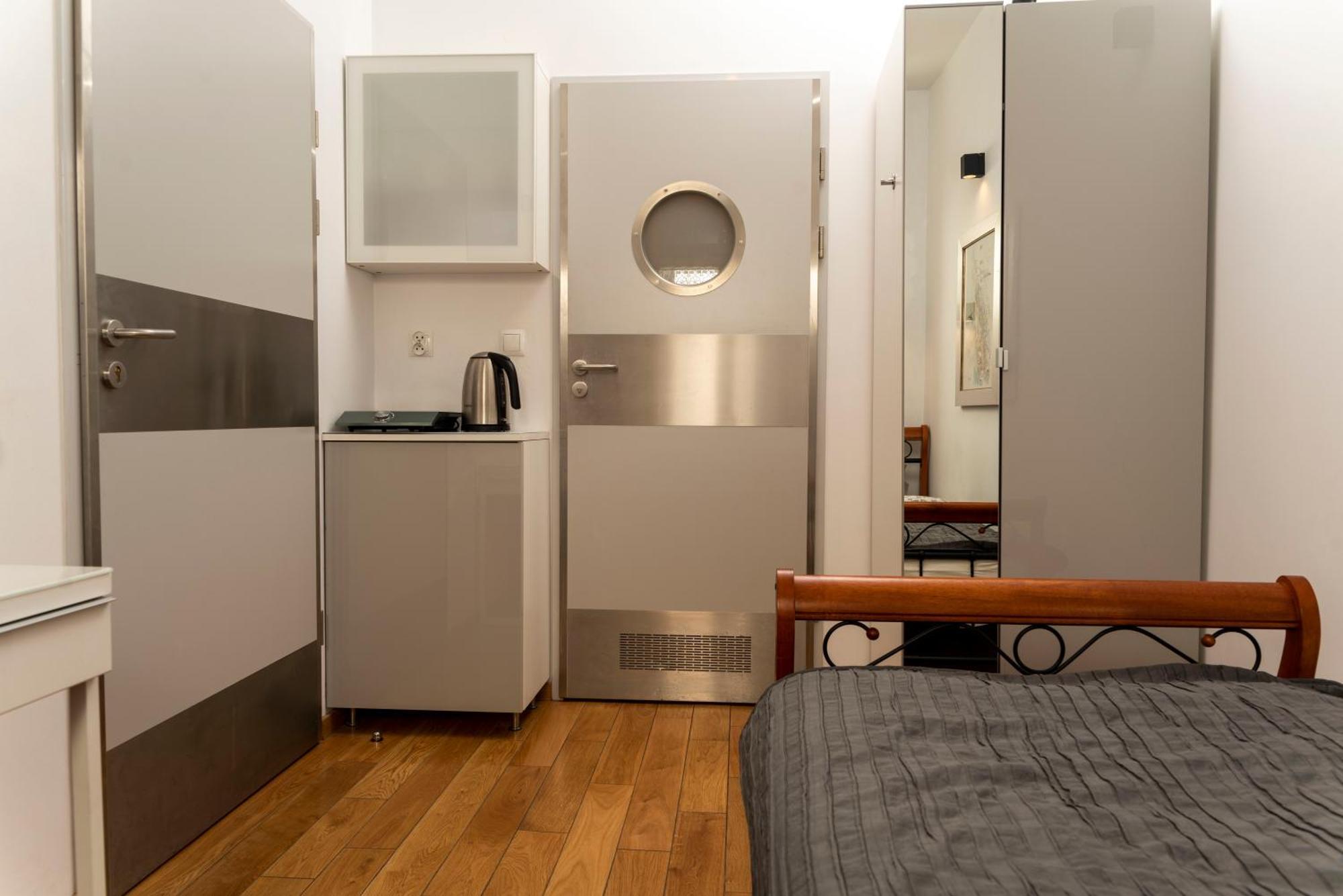 Single Apartment SV