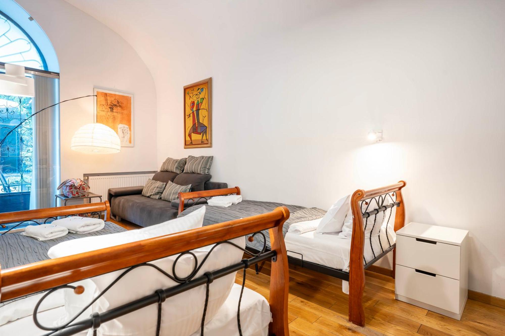 Two-Bedroom Apartment SII
